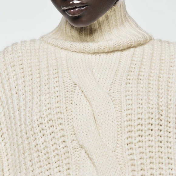 Zara Cable Knit Cape/Poncho - Picture 2 of 4